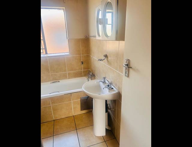3 BEDROOM APARTMENT RENTED IN SONNEVELD